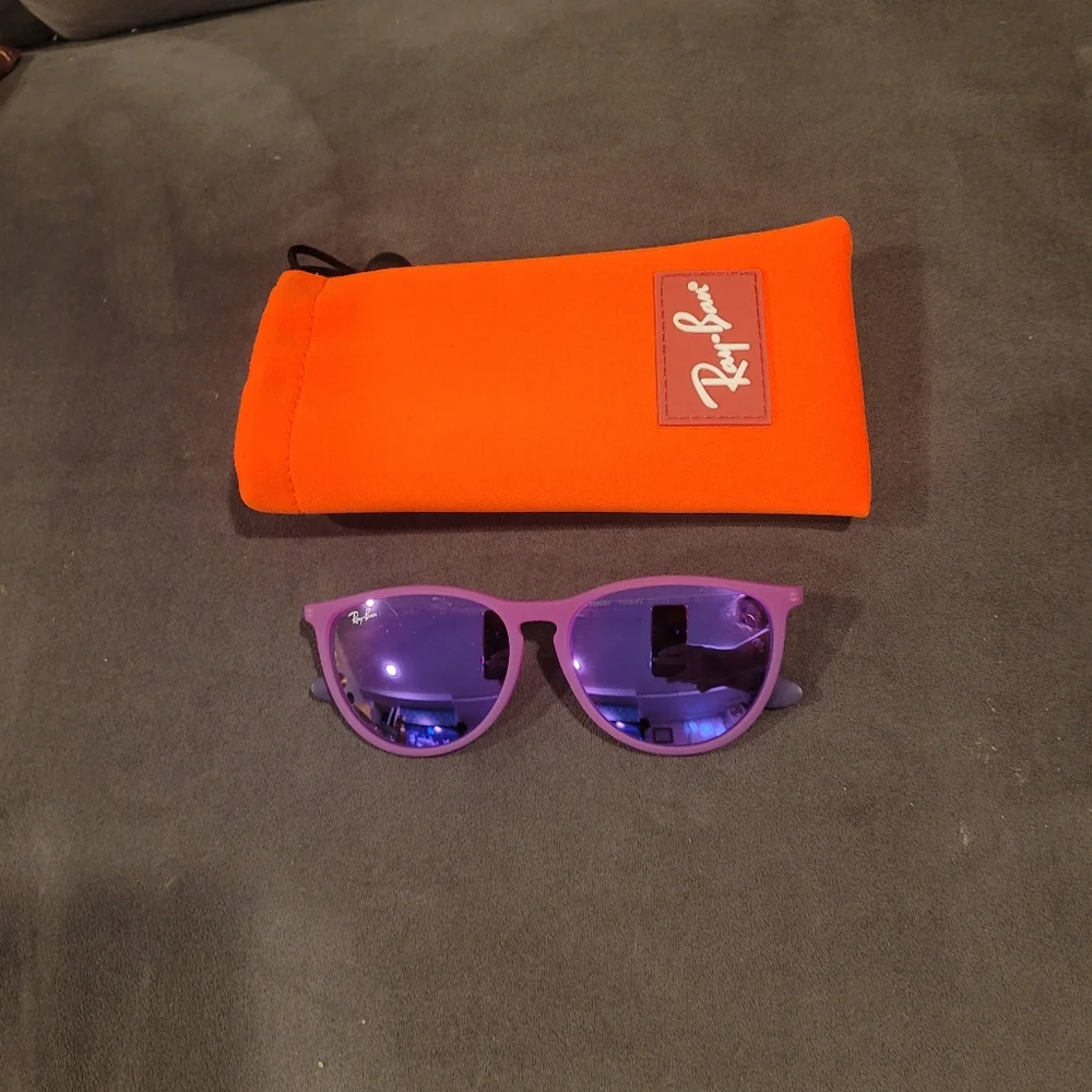 NWT Ray-Ban RJ9060SF Kids PURPLE Sunglasses with blue pouch